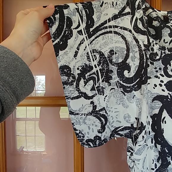 Black & white tunic top - Picture 2 of 3